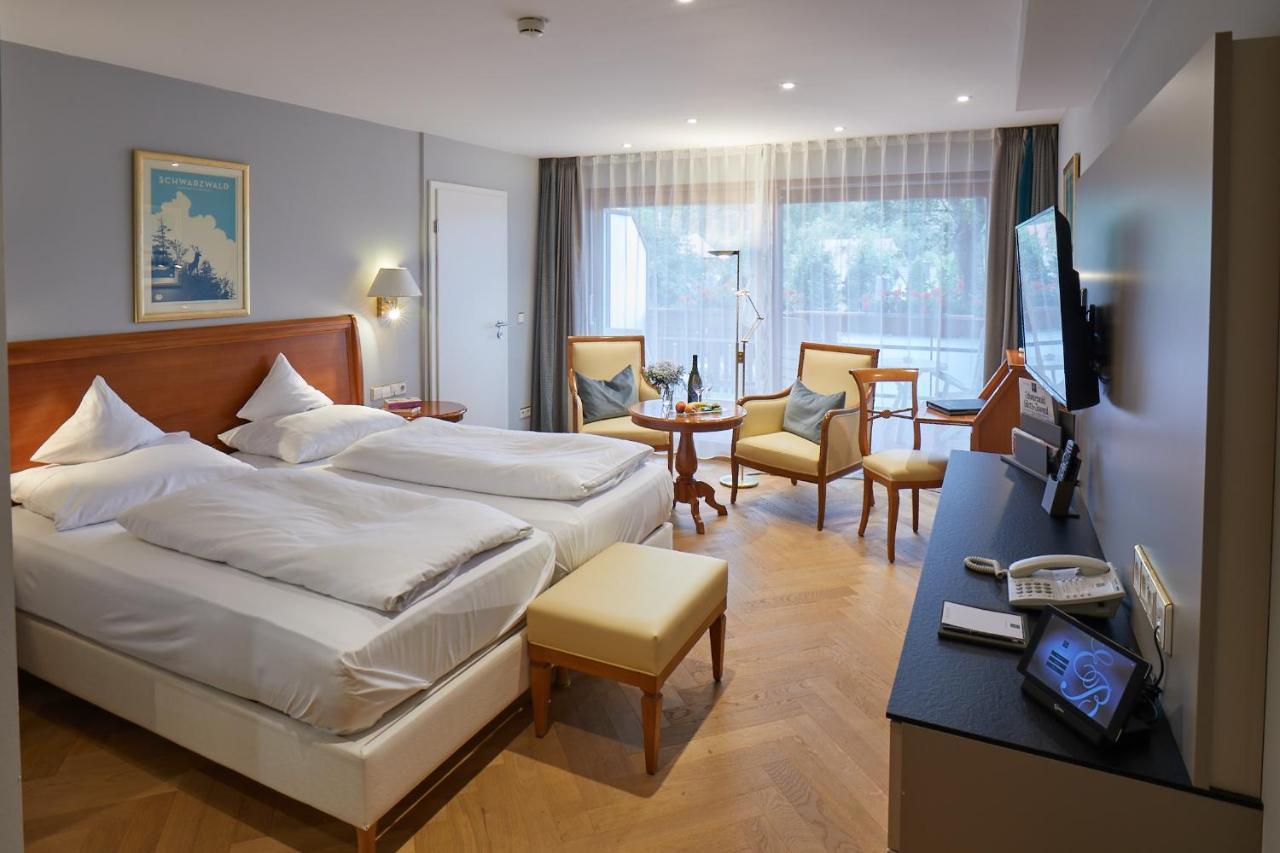 Erfurths Bergfried Ferien & Wellnesshotel Hinterzarten Buitenkant foto