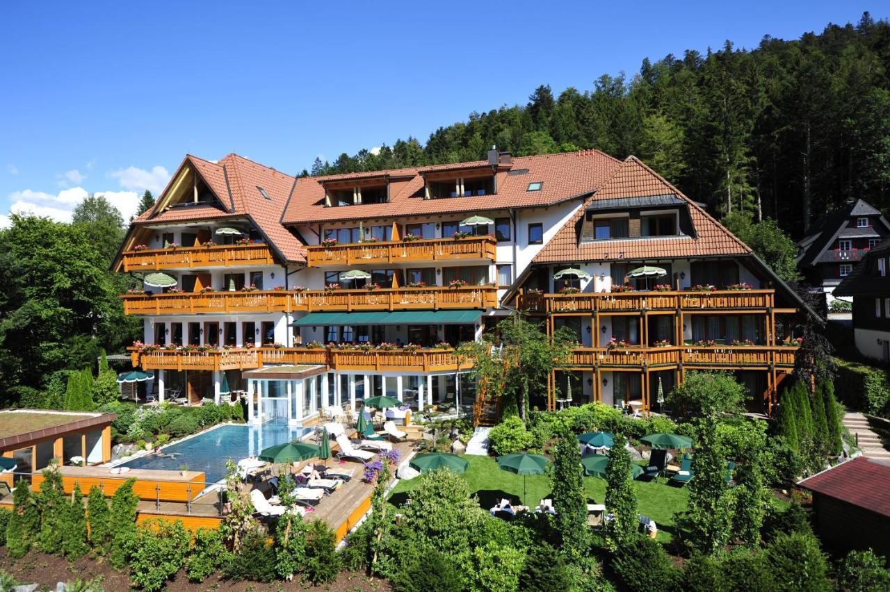 Erfurths Bergfried Ferien & Wellnesshotel Hinterzarten Buitenkant foto